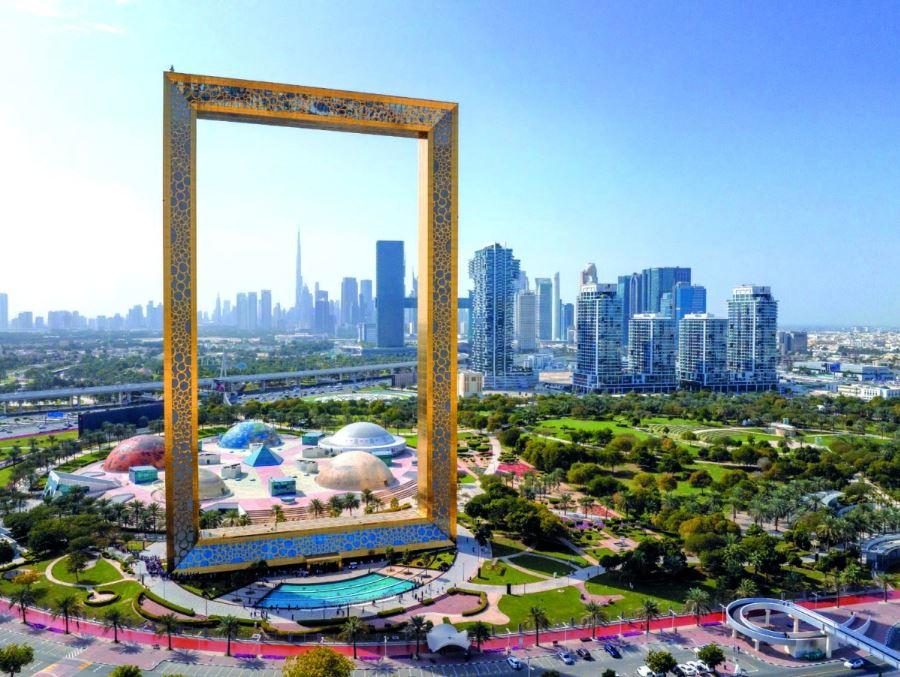 Photo stop at Dubai Frame Photo stop at Dubai Frame