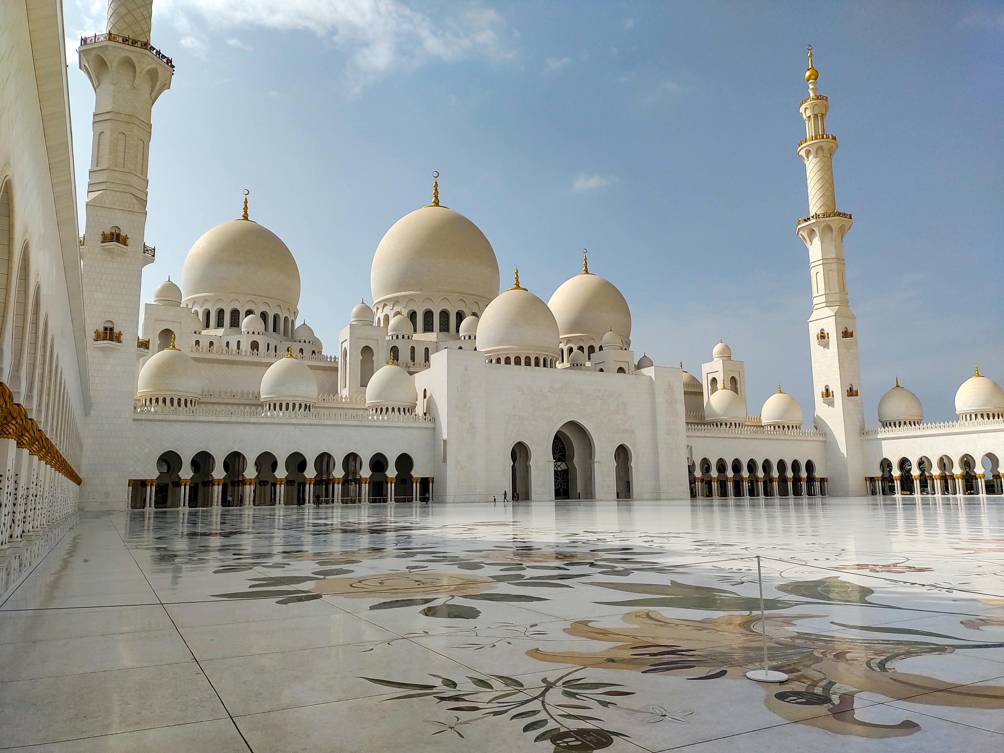 Sheikh Zayed Grand Mosque Tour from Dubai